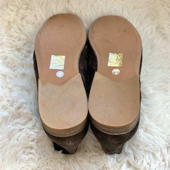 NEW Jeffrey Campbell Suede Booties - Picture 8 of 15